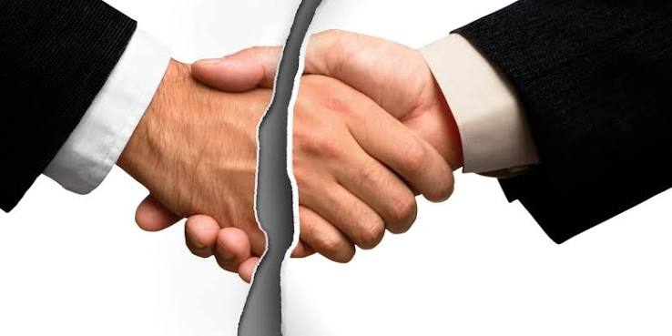 Quebra de contrato antecipada: como funciona o cálculo da multa rescisória e quando ela é isenta?