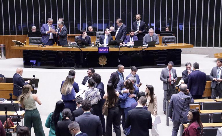 Câmara aprova desconto em folha de pagamento para aluguel residencial